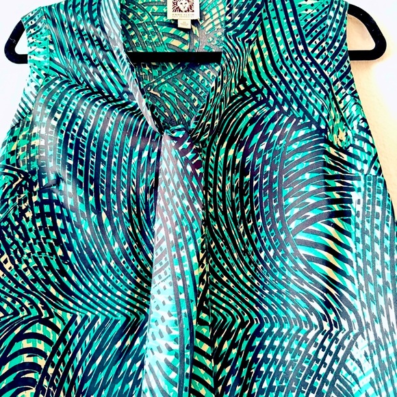 🎄🧑‍🎄Floral silk blouse with striped colt ,  very stylish and good❤️❤️😍😍 - Picture 4 of 7